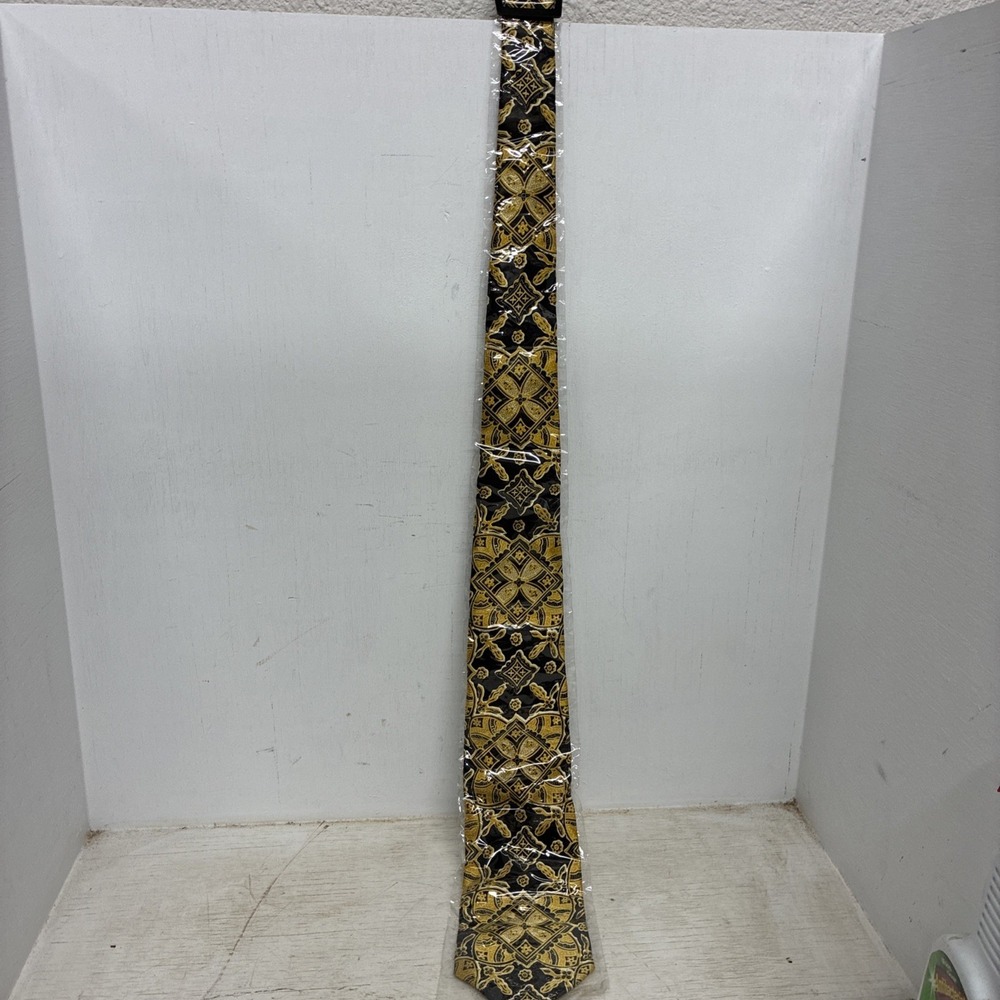 BATIK KERIS Multicolor Floral tie Batik Desgin New With Tags In Plastic Large